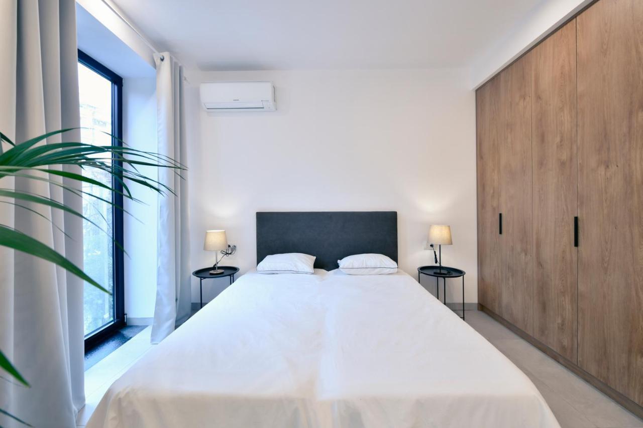 Collective Urban Villa In Tirana Exterior foto