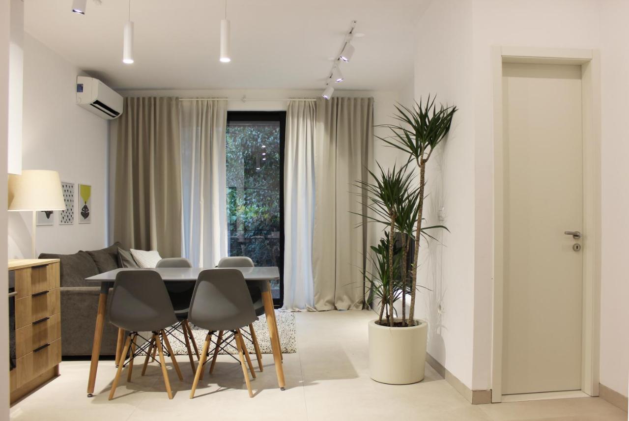 Collective Urban Villa In Tirana Exterior foto